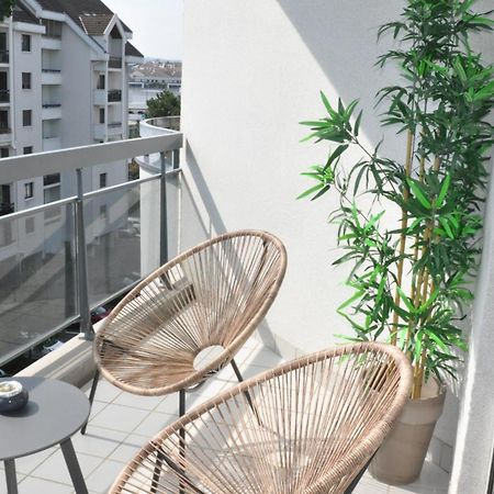 Le Mont-Veyrier, Parking Et Vue Apartamento Annecy Exterior foto