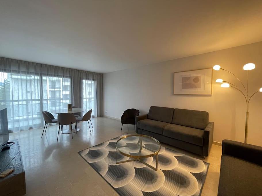 Le Mont-Veyrier, Parking Et Vue Apartamento Annecy Exterior foto