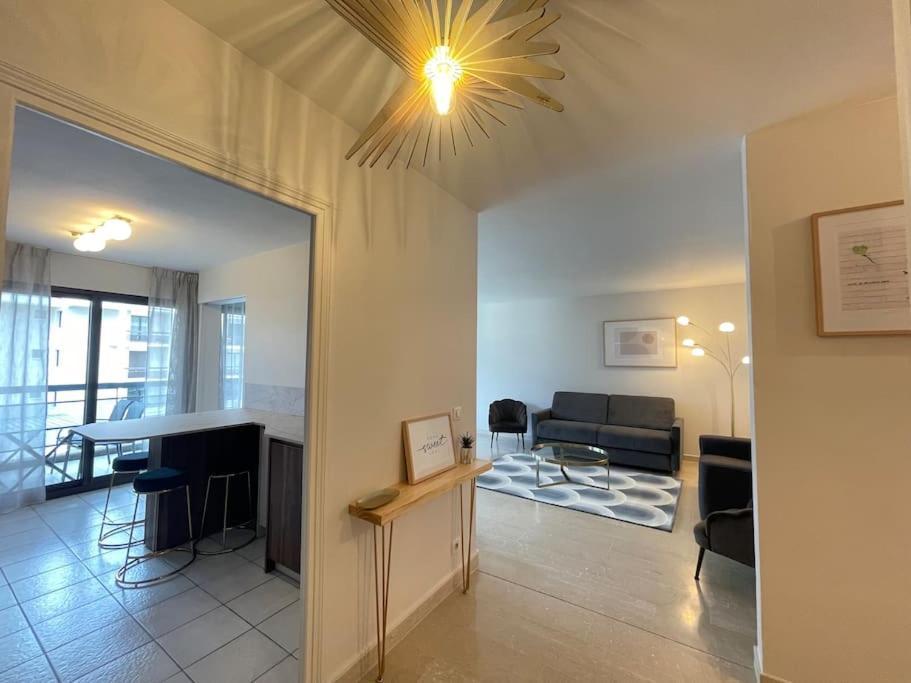 Le Mont-Veyrier, Parking Et Vue Apartamento Annecy Exterior foto