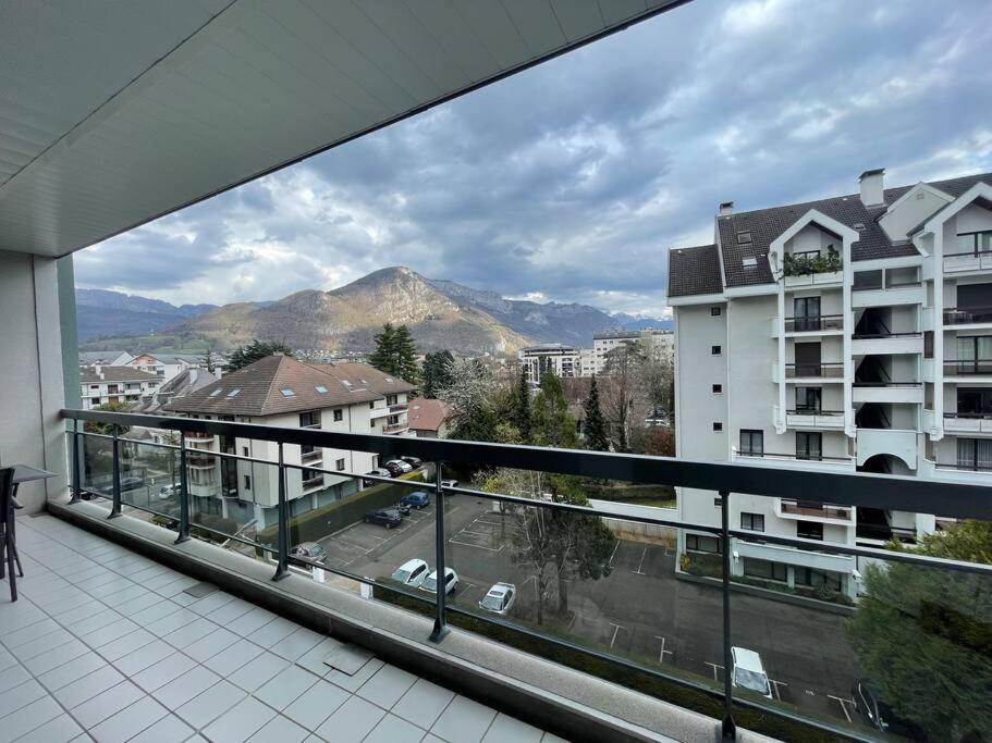 Le Mont-Veyrier, Parking Et Vue Apartamento Annecy Exterior foto